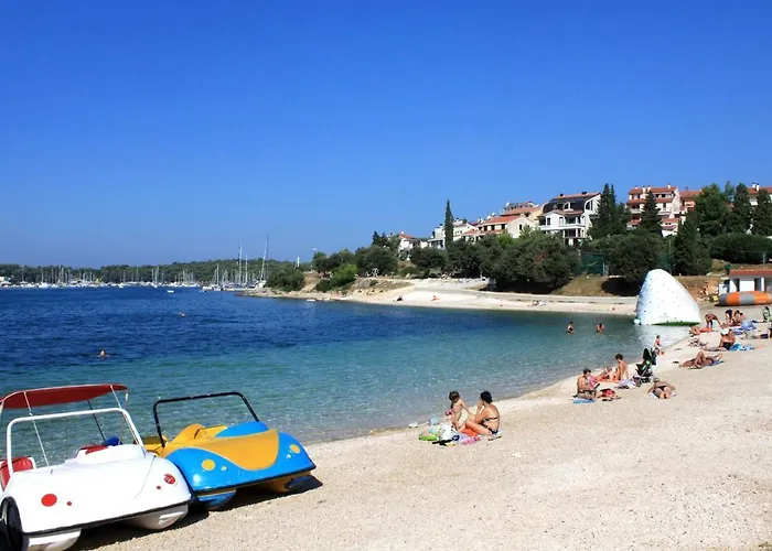 Pjescana Uvala 7349a * Πούλα