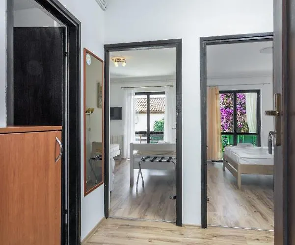 Pjescana Uvala 7349a *