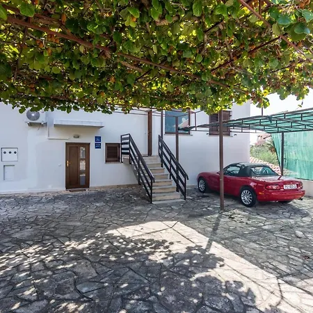 Pjescana Uvala 7349a * Pula